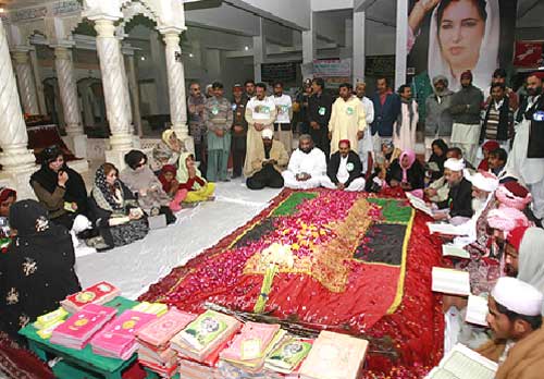 Benazir-Bhutto-4.jpg