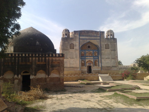 حيدرآباد  غلام شاهه ڪلهوڙي جو مقبرو