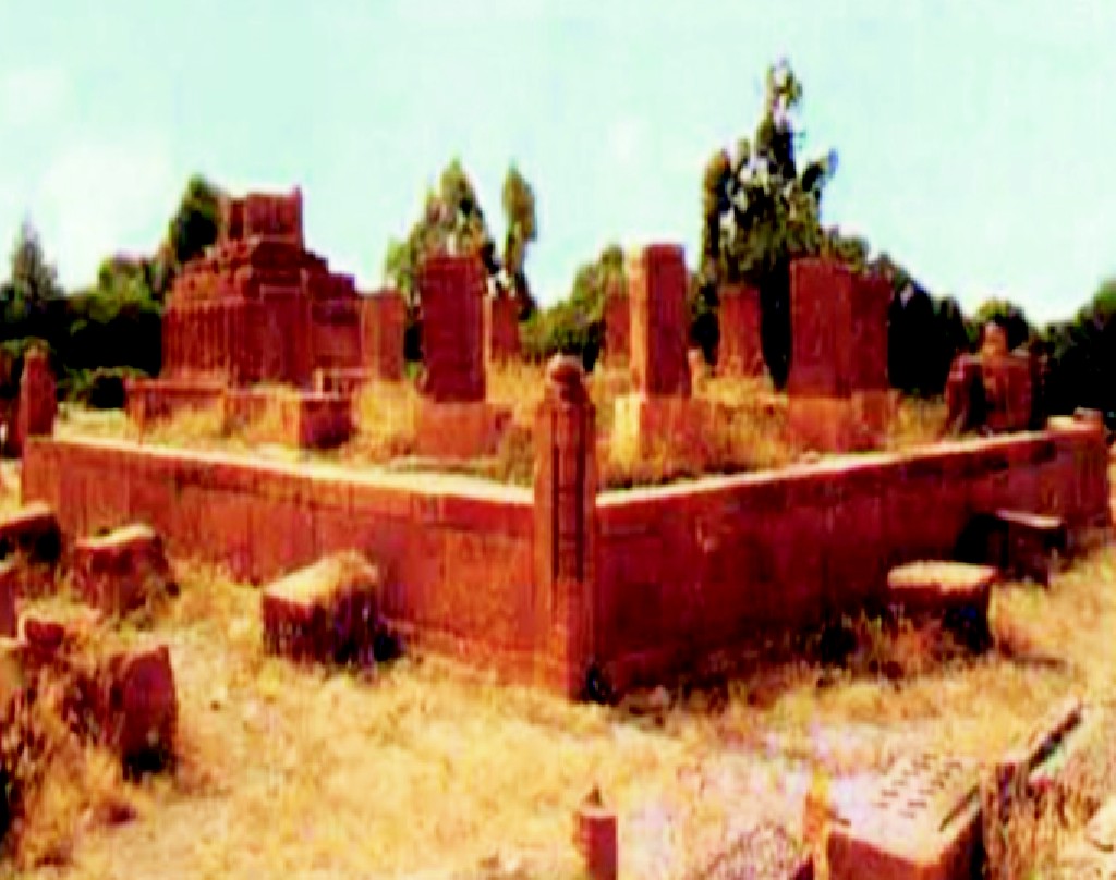 طوطا خان ڪلمتيءَ جو قبرستان