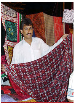 اجرڪ دڪاندار وٽ