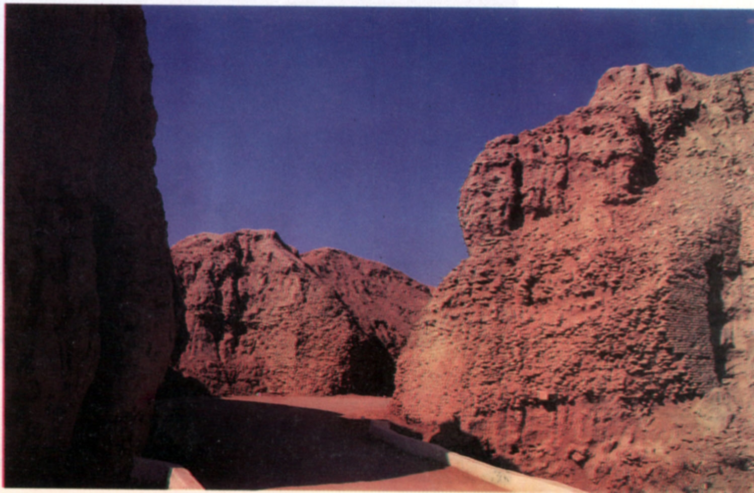 سيوهڻ قلعو ۽ ان جي کوٽائي