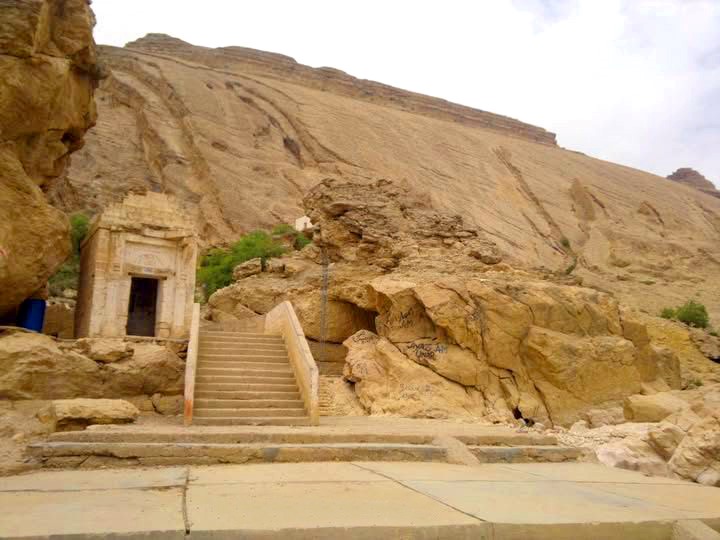 لڪيءَ جا گندرفي چشما